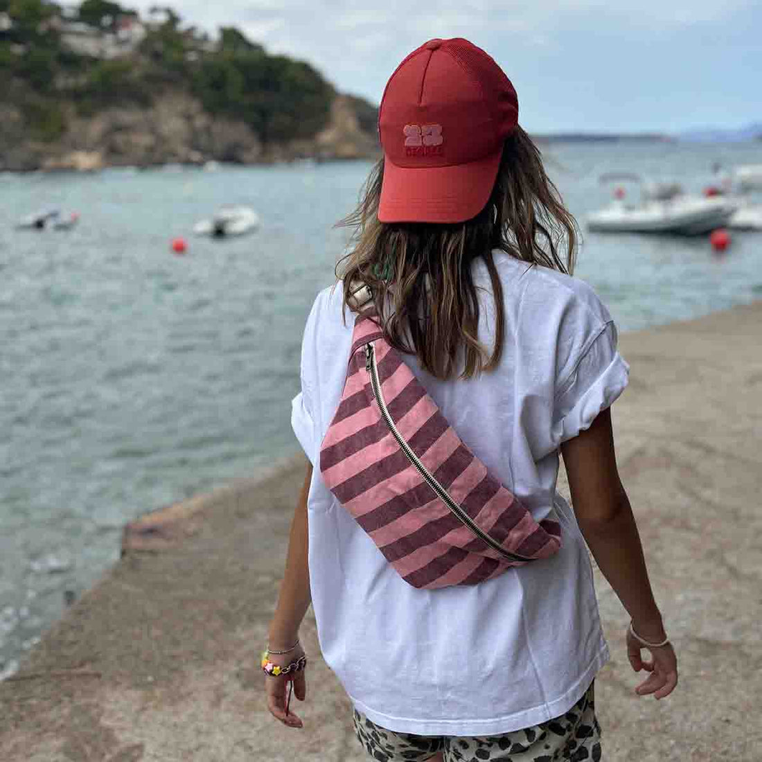 Photo de banane rayures bordeaux flamingo rose in april 2 par Les Biscottes