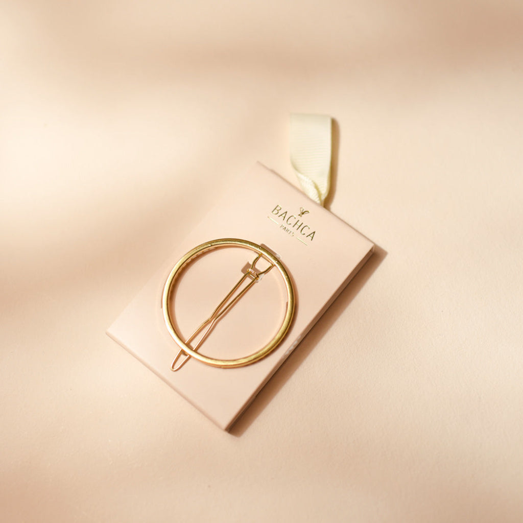 Photo de barrette ronde doree bachca 1 par Les Biscottes