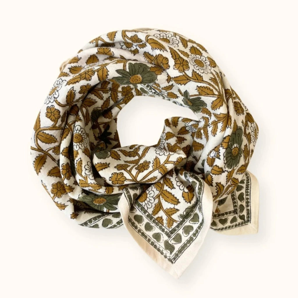 Photo de big foulard latika coeur macadamia apaches 1 par Les Biscottes