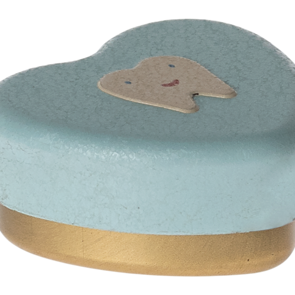 Photo de boite a dent coeur bleu maileg par Les Biscottes