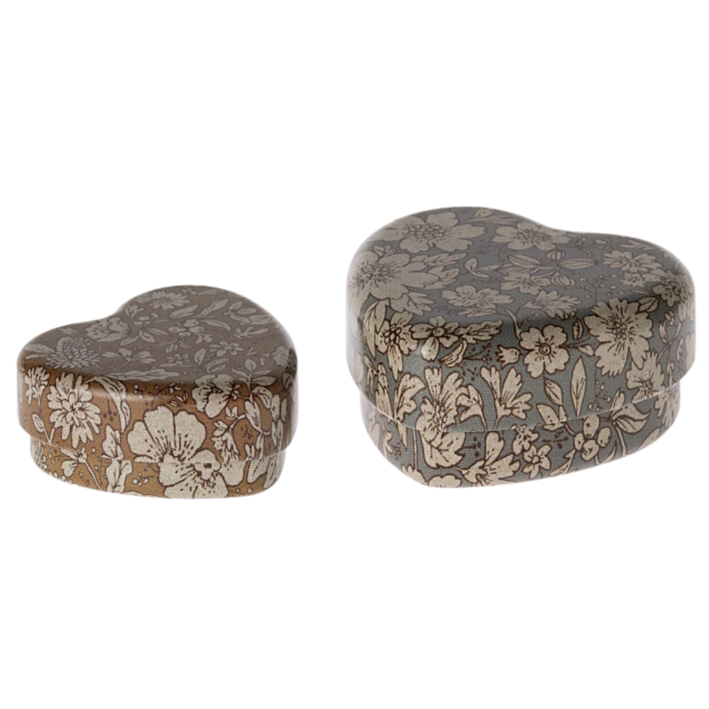 Photo de boites coeur metal bleu ocre fleurs maileg par Les Biscottes