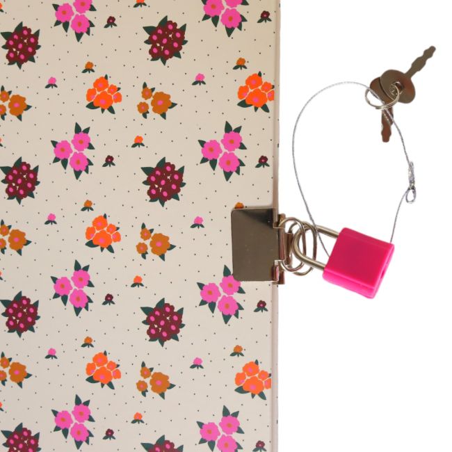 Photo de carnet secret fleurs roses mercredi 2 par Les Biscottes