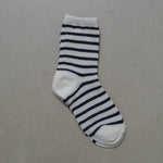 Photo de chaussettes mariniere bleu blanc gentil coquelicot 1 par Les Biscottes