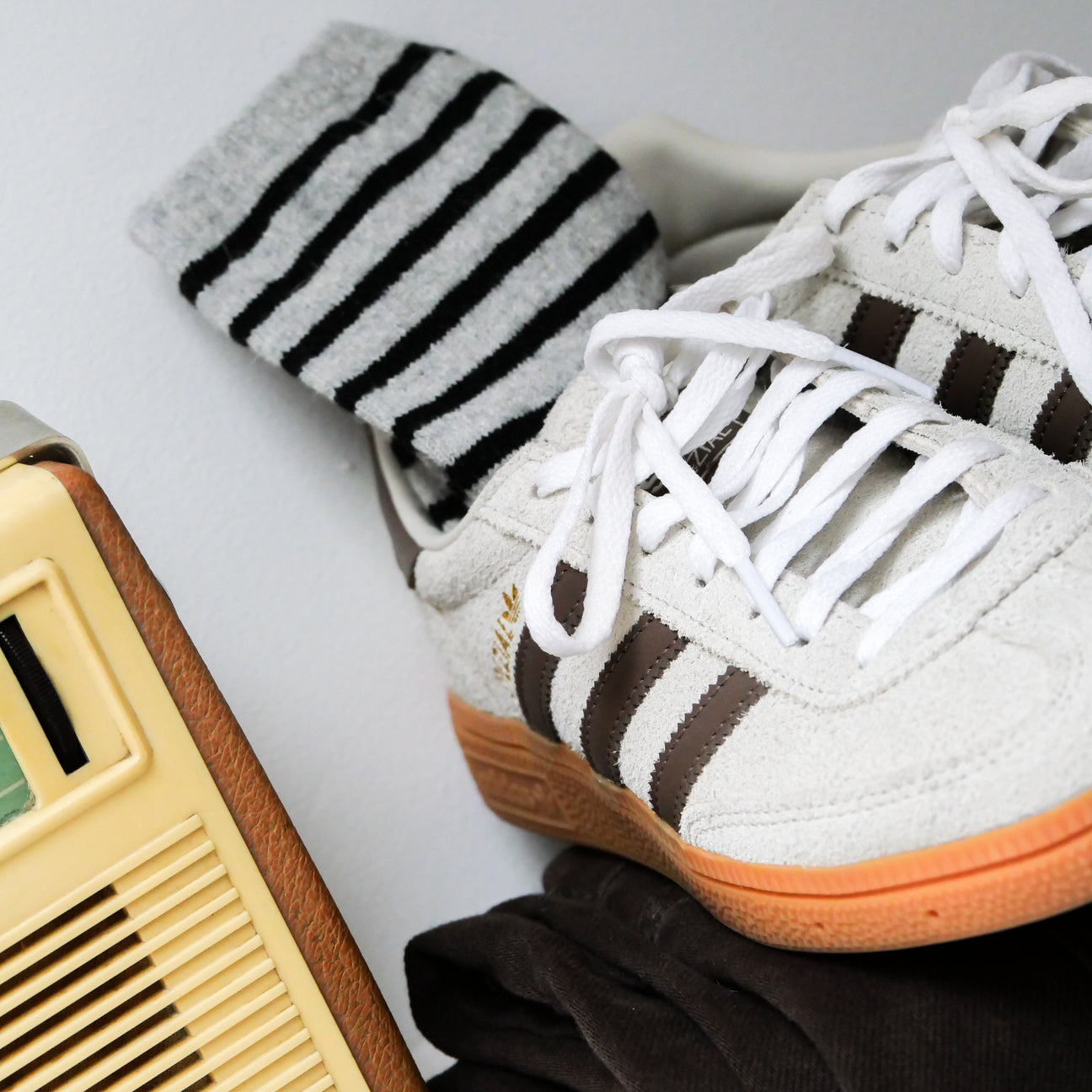 Photo de chaussettes mariniere bleu blanc gentil coquelicot 2 par Les Biscottes