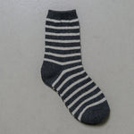 Photo de chaussettes mariniere noir blanc gentil coquelicot 1 par Les Biscottes