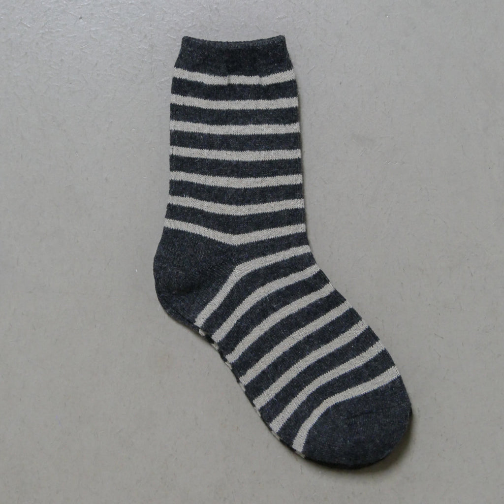 Photo de chaussettes mariniere noir blanc gentil coquelicot 1 par Les Biscottes
