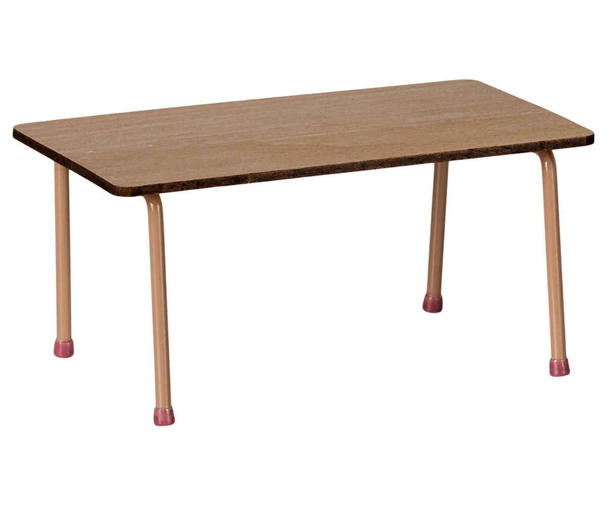Photo de ensemble table et chaises rose maileg 2 par Les Biscottes