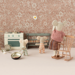 Photo de fauteuil a bascule rose poudre maileg 2 par Les Biscottes