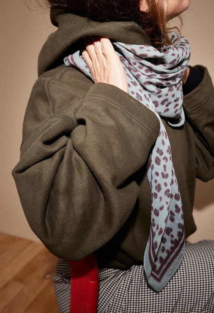 Foulard Laine Léopard Acier - Gabrielle Paris