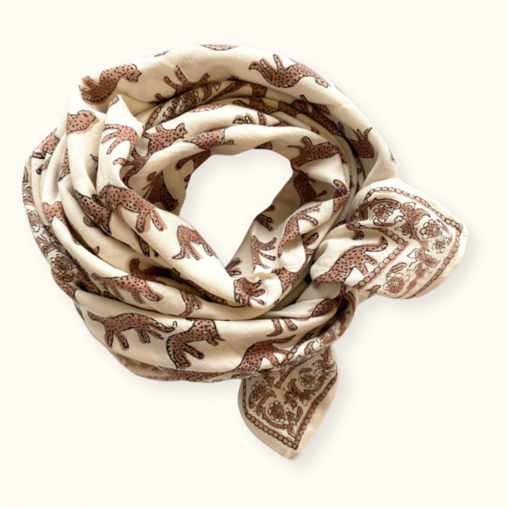 Photo de foulard latika bengale latte apaches 1 par Les Biscottes