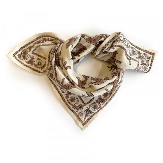 Photo de foulard manika bengale latte apaches collections par Les Biscottes