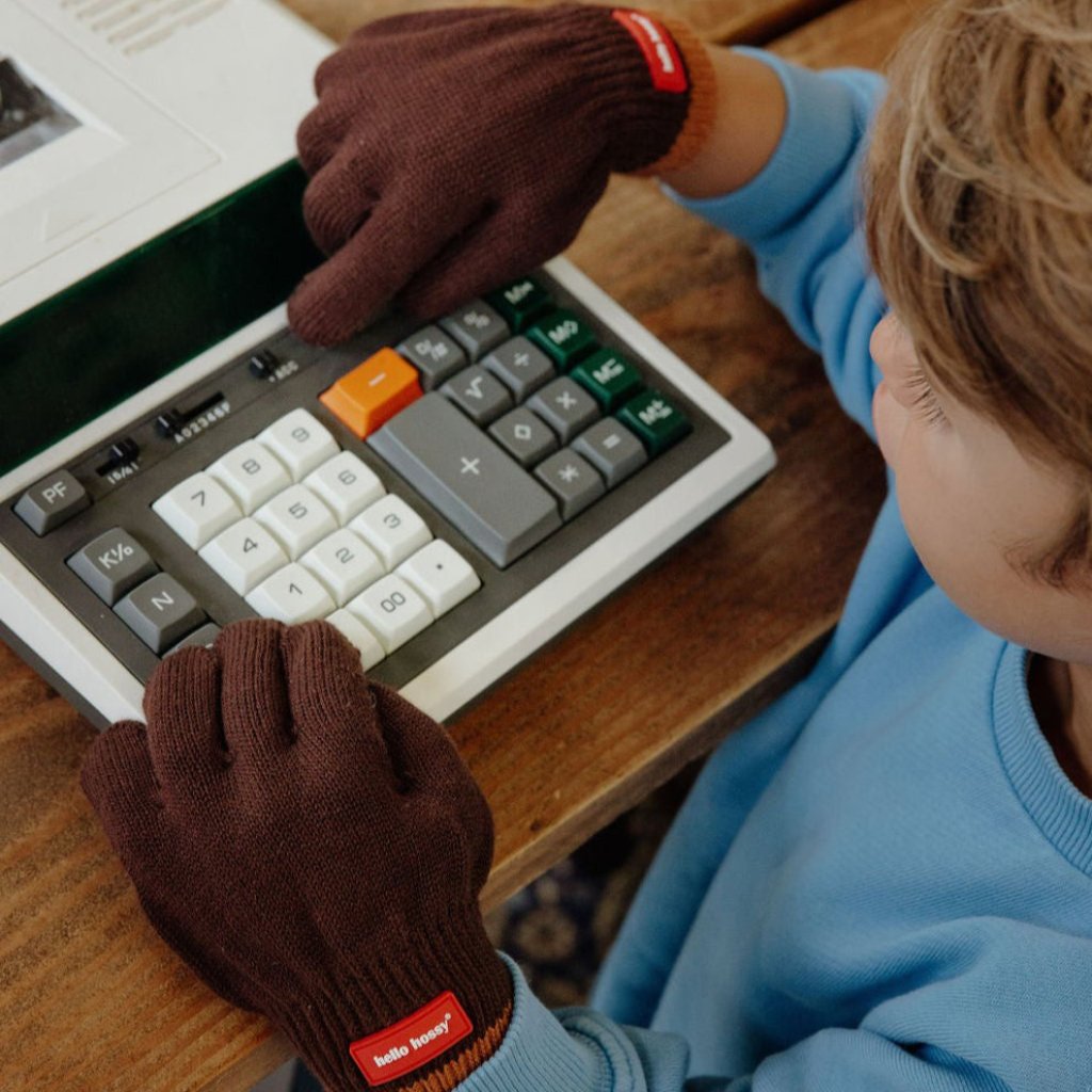 Photo de gants handy chocolate hello hossy 1 par Les Biscottes