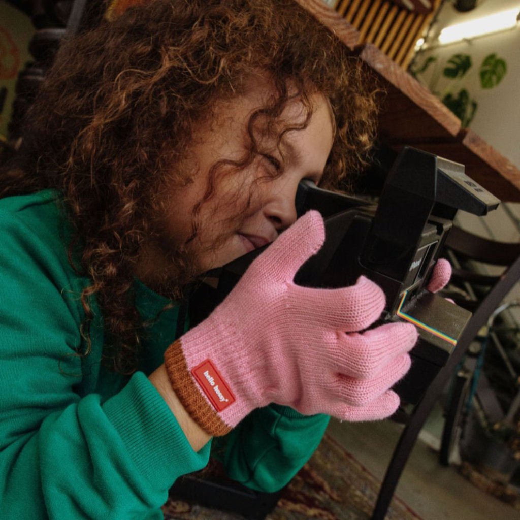 Photo de gants handy pink hello hossy 1 par Les Biscottes