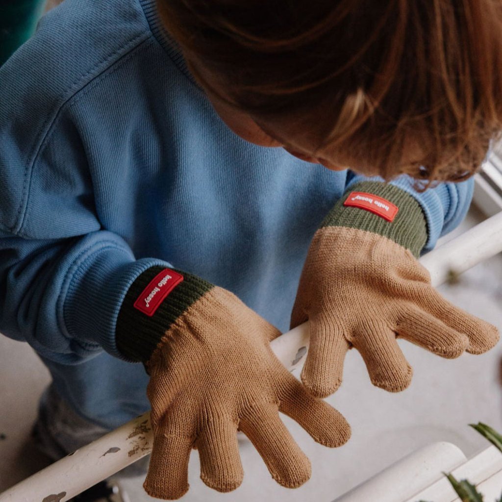 Photo de gants handy pistachio hello hossy 1 par Les Biscottes