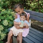 Photo de gourde puree pouch bleu mushie 3 par Les Biscottes