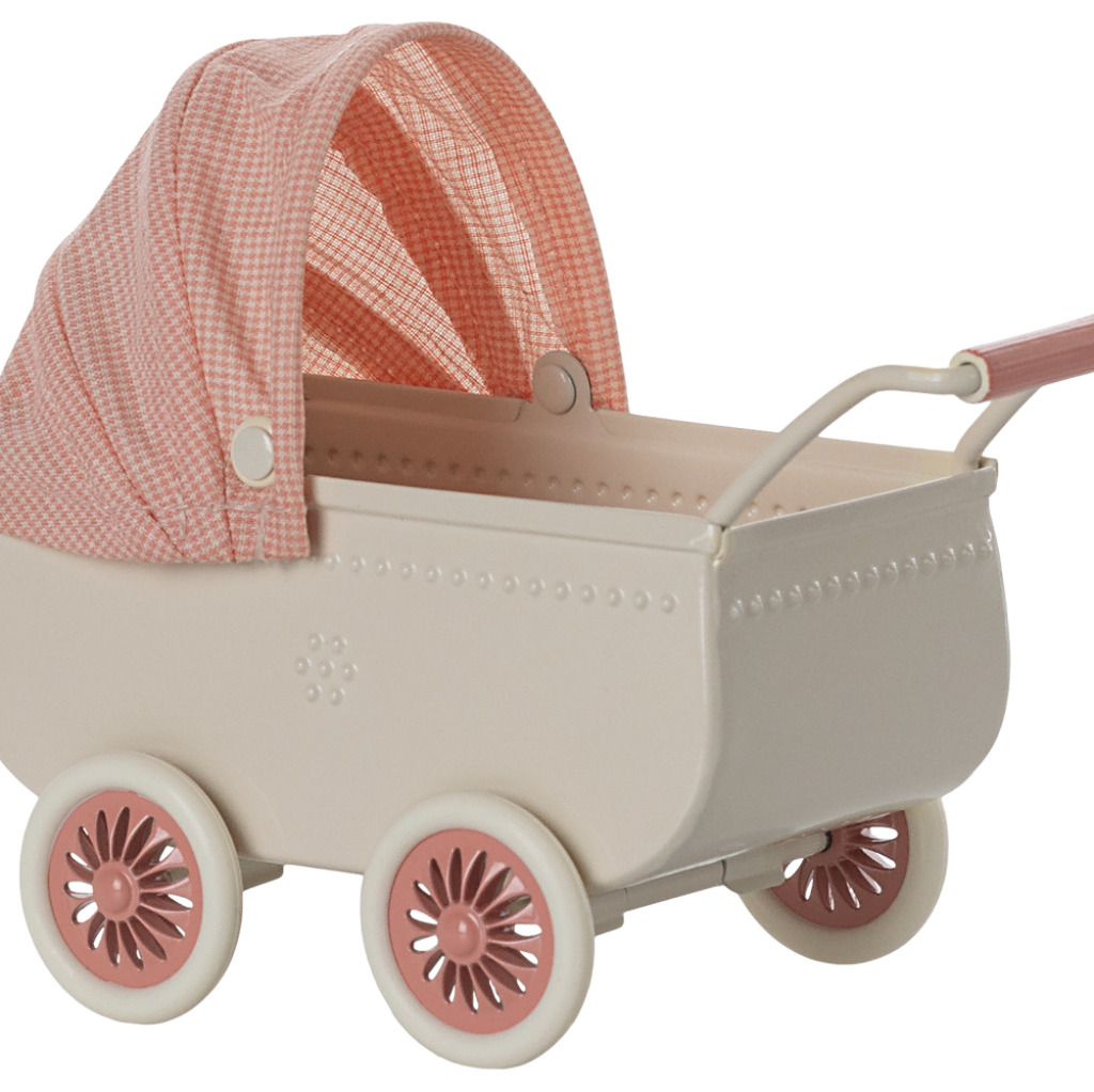 Photo de landeau corail maileg 1 par Les Biscottes