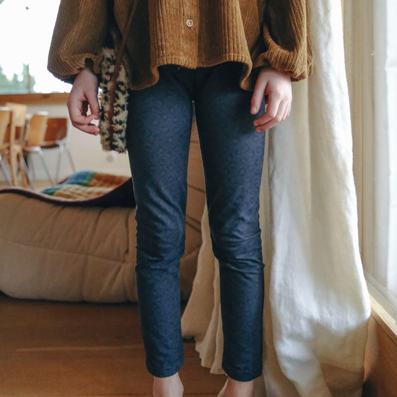 Photo de legging fille leopard indigo mikky marlot paris par Les Biscottes