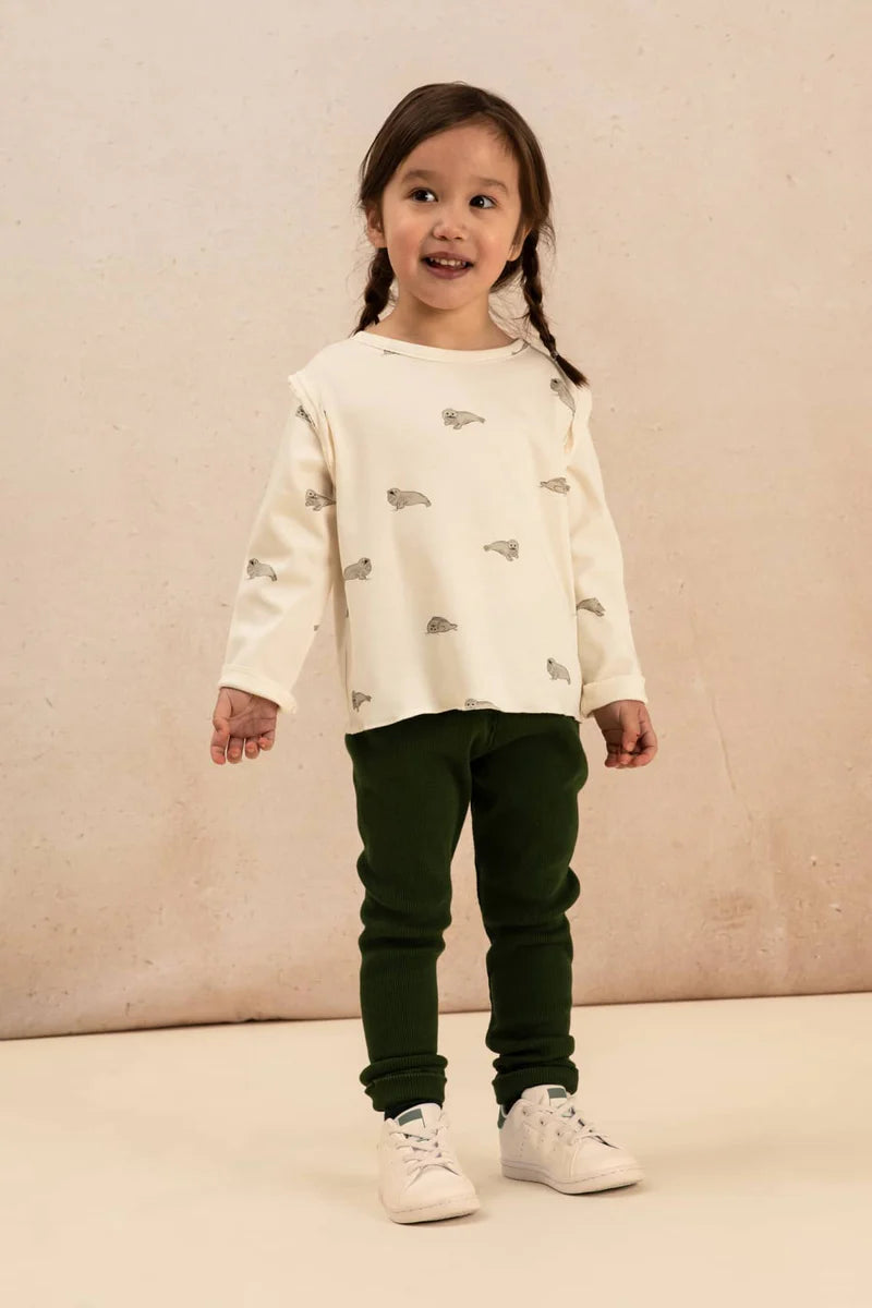 Photo de leggings rom pom vert foret studio boheme 1 par Les Biscottes