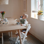 Photo de mini tasse silicone bleu mushie 3 par Les Biscottes