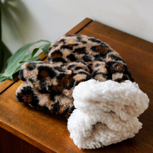 Photo de moufles femme leopard gentil coquelicot 3 par Les Biscottes