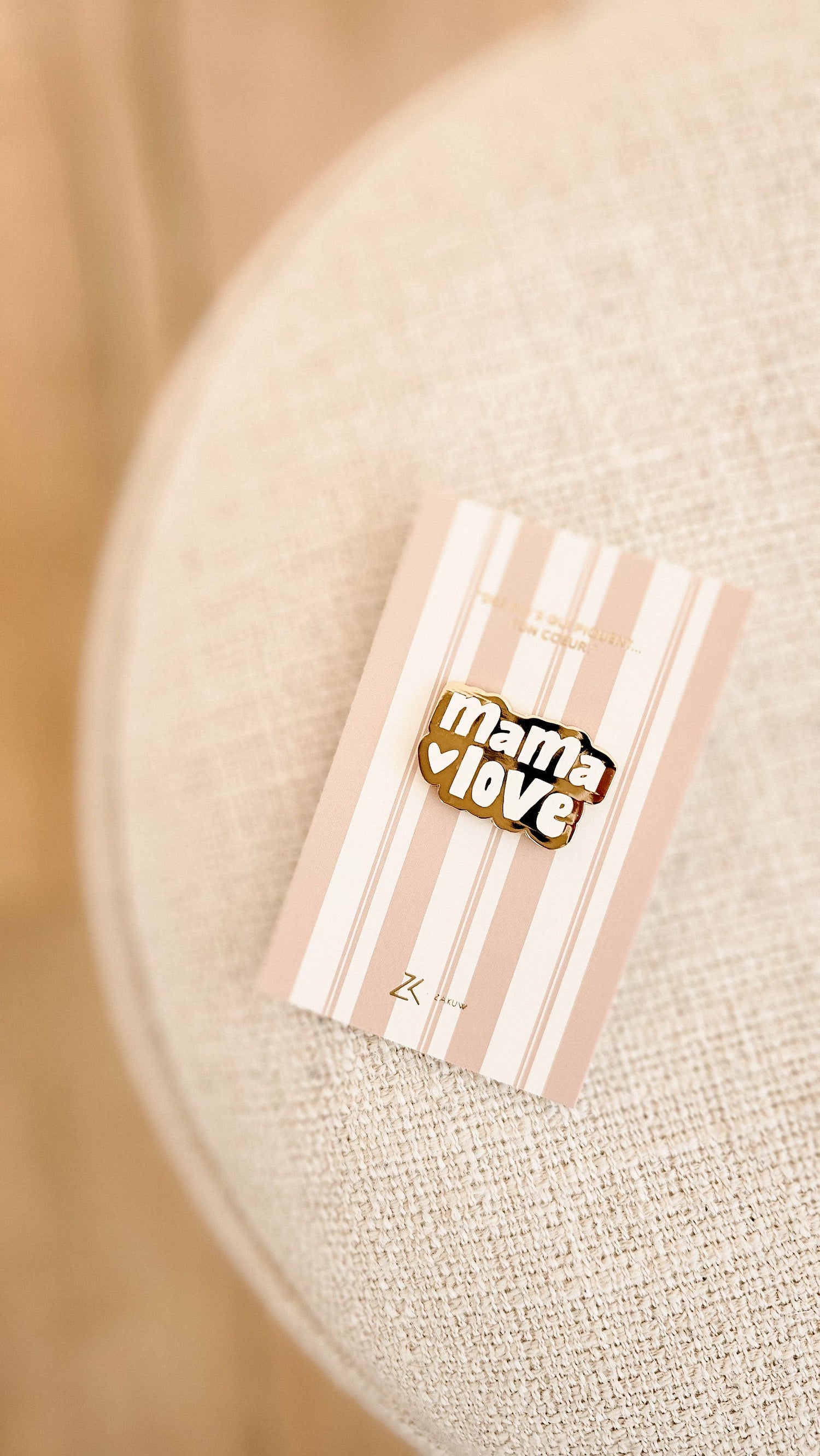 Pin's Mama Love - Zakuw