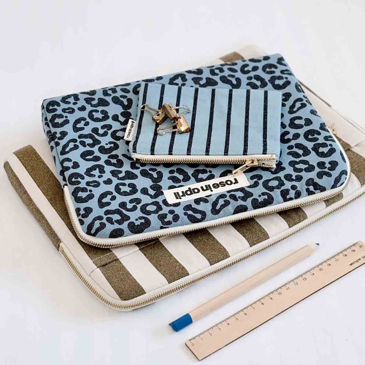 Pochette Ordinateur Octave Rayé Olive Greige - Rose In April