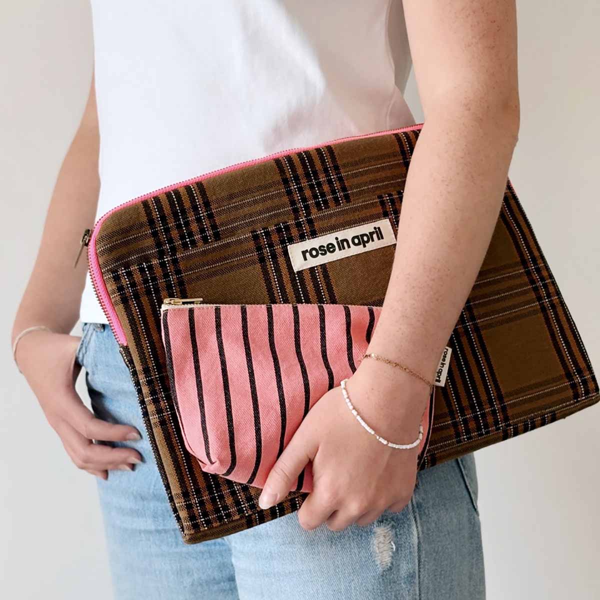 Pochette Ordinateur Octave Tartan - Rose In April