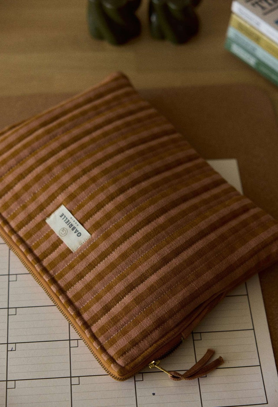 Photo de pochette ordinateur vichy glaise gabrielle 2 par Les Biscottes