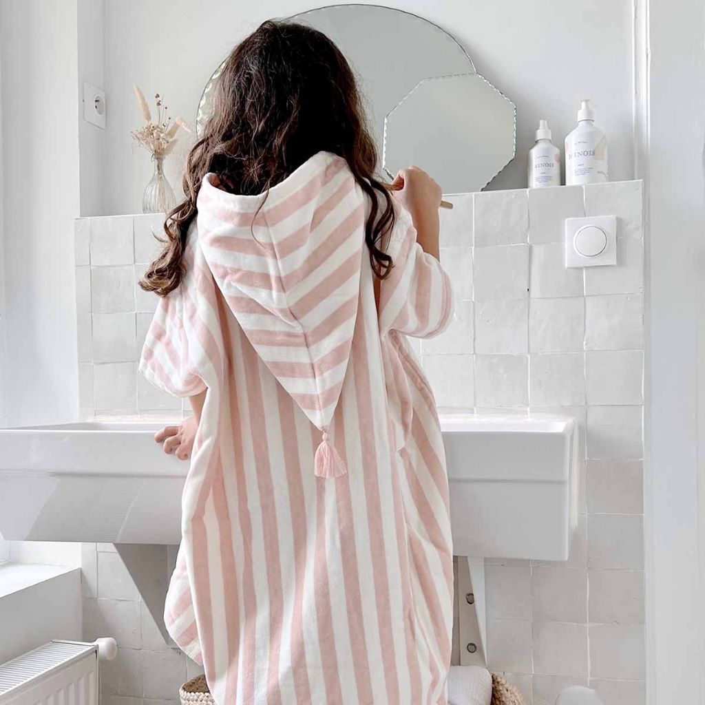 Photo de poncho de bain suzon light pink rose in april1 par Les Biscottes
