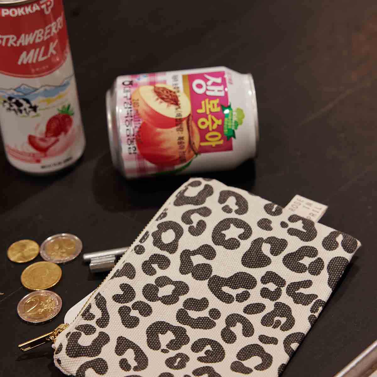 Photo de porte monnaie graou greige rose in april 2 par Les Biscottes