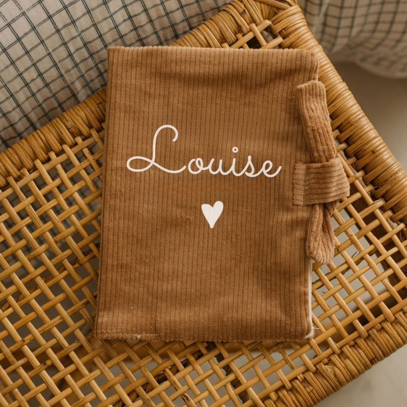 Protège Carnet de Santé Personnalisable Velours Côtelé Marron Clair - Oh La La Paris