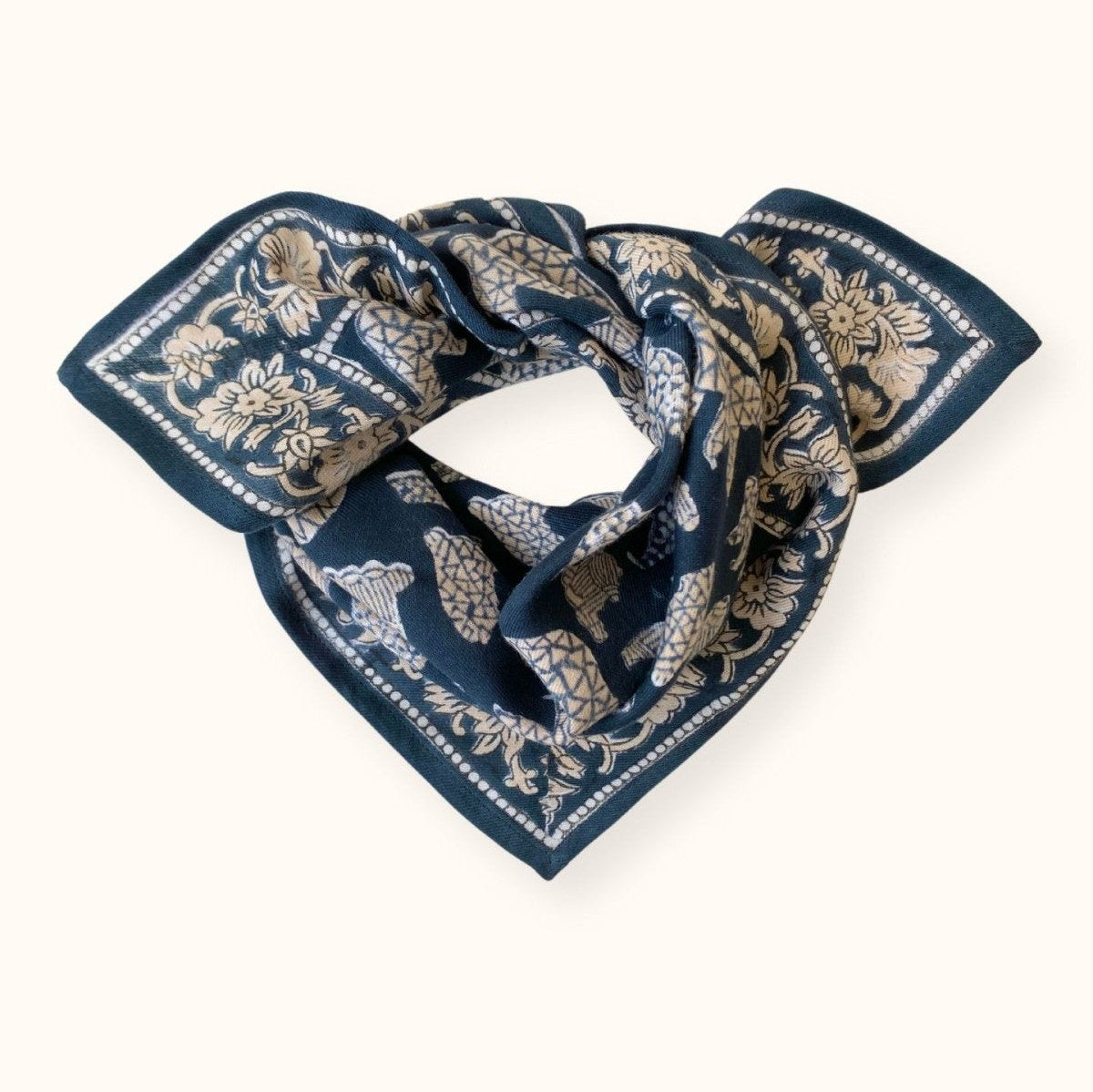 Photo de small foulard manika ours orage par Les Biscottes