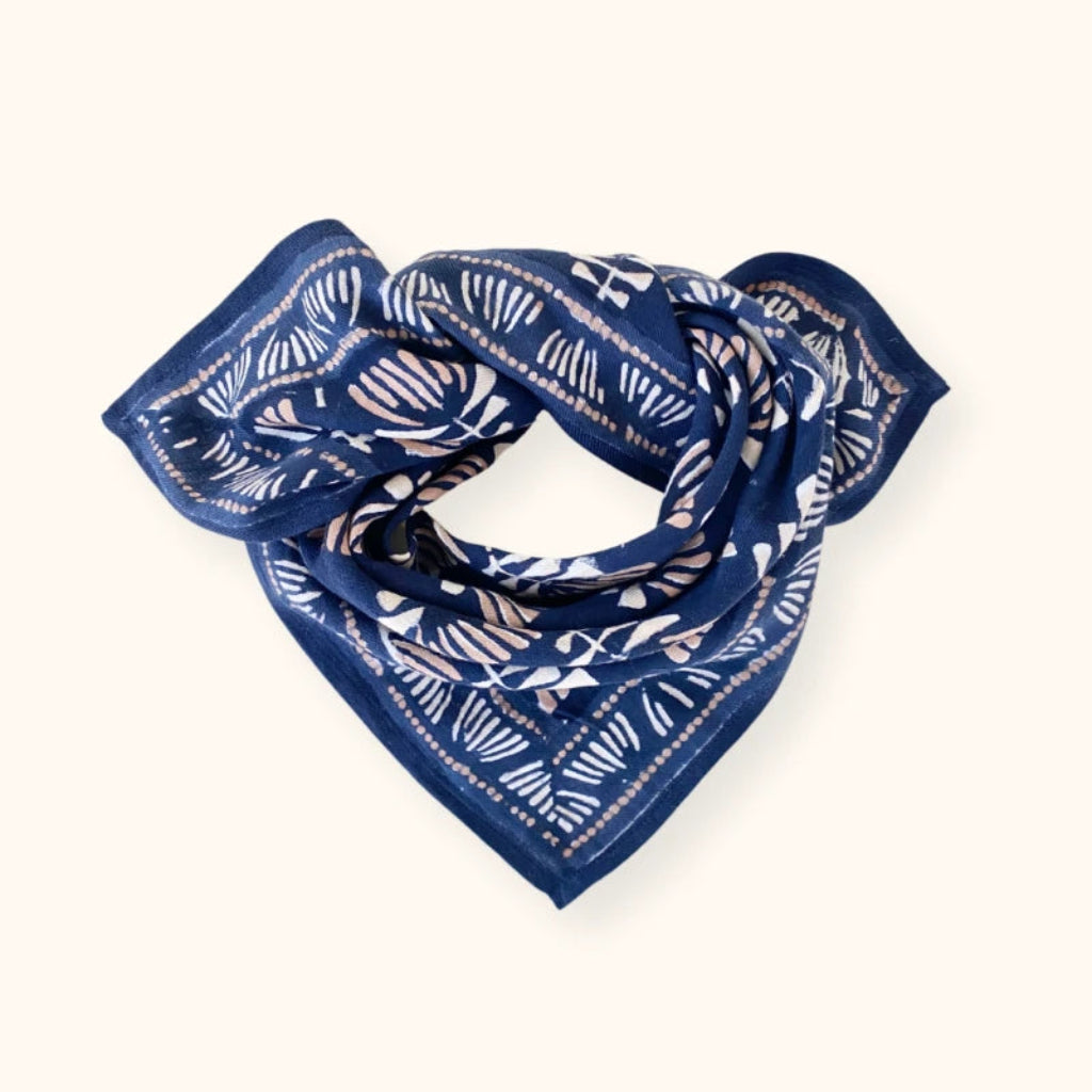 Photo de small foulard manika tresse graphite apaches 1 par Les Biscottes