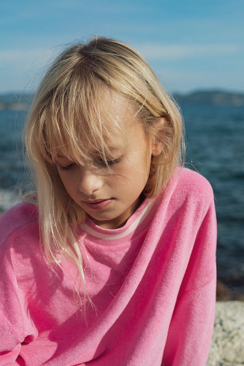 Photo de sweat maxime rose bonbon marlot 2 par Les Biscottes