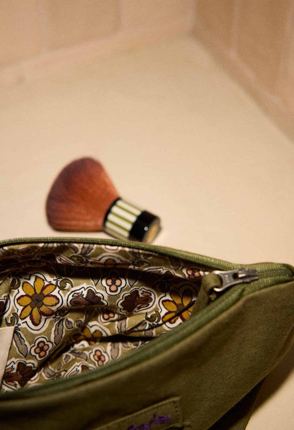 Trousse de Beauté Kaki Brodé - Gabrielle Paris