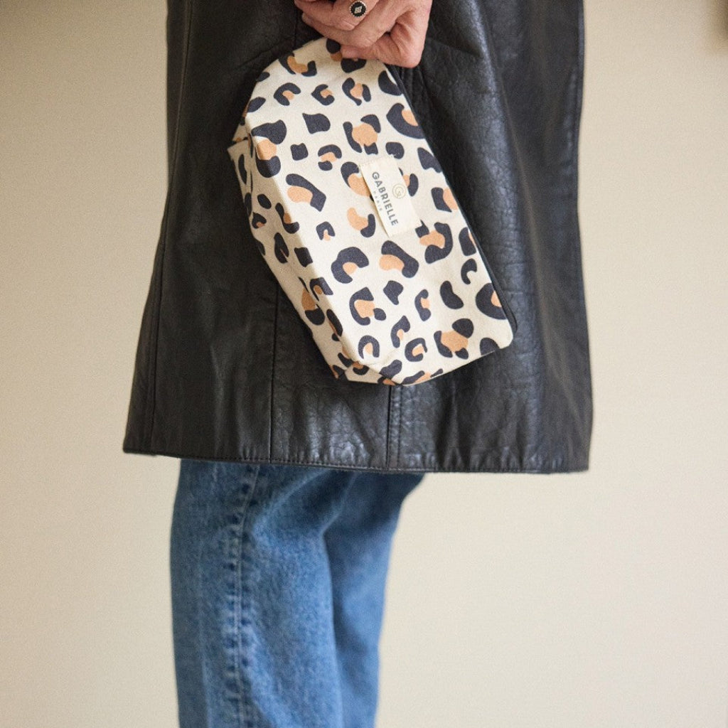 Photo de trousse de beaute leopard gabrielle 1 par Les Biscottes