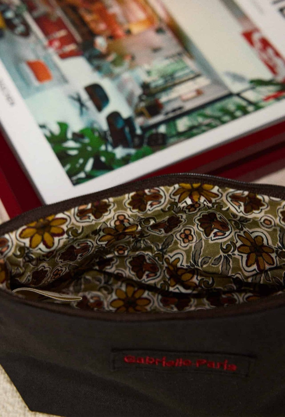 Trousse de Beauté Noir Brodé - Gabrielle Paris