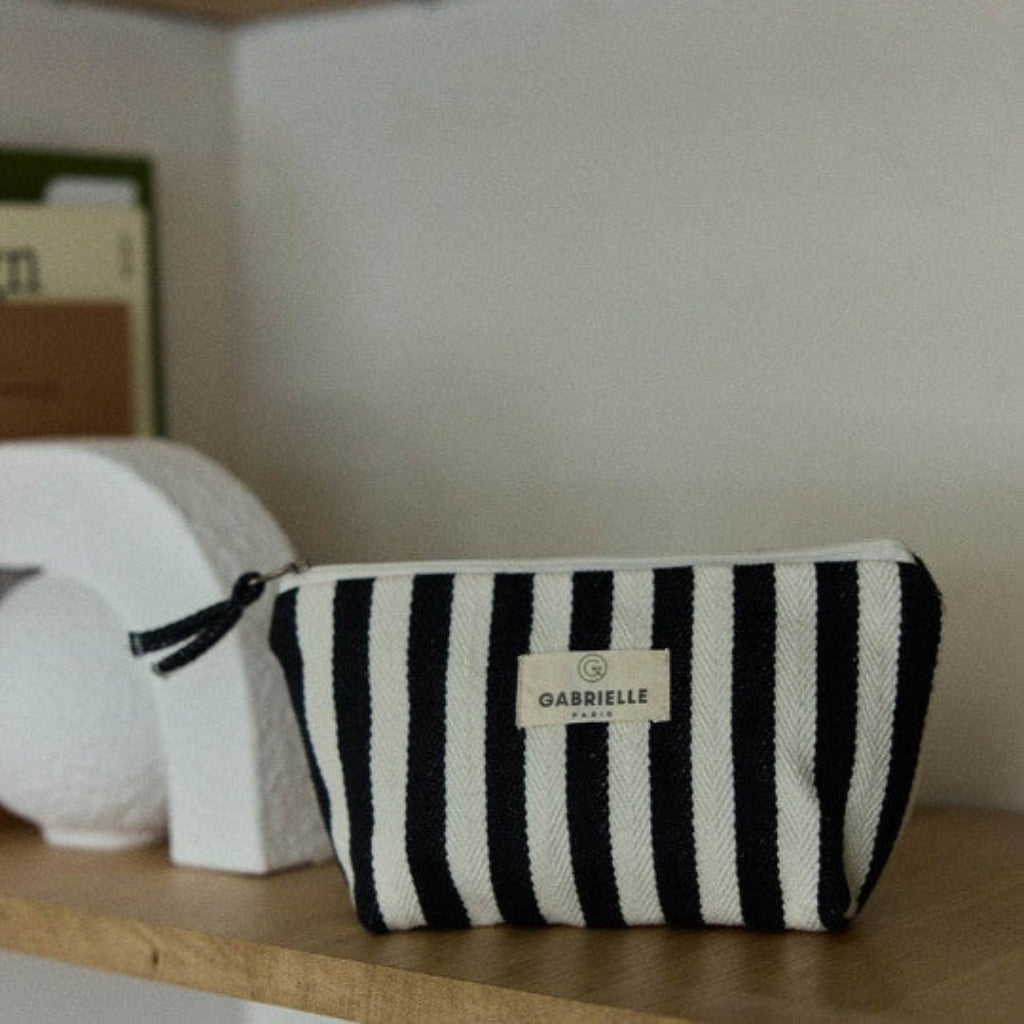 Photo de trousse de beaute rayures noires gabrielle paris 1 par Les Biscottes