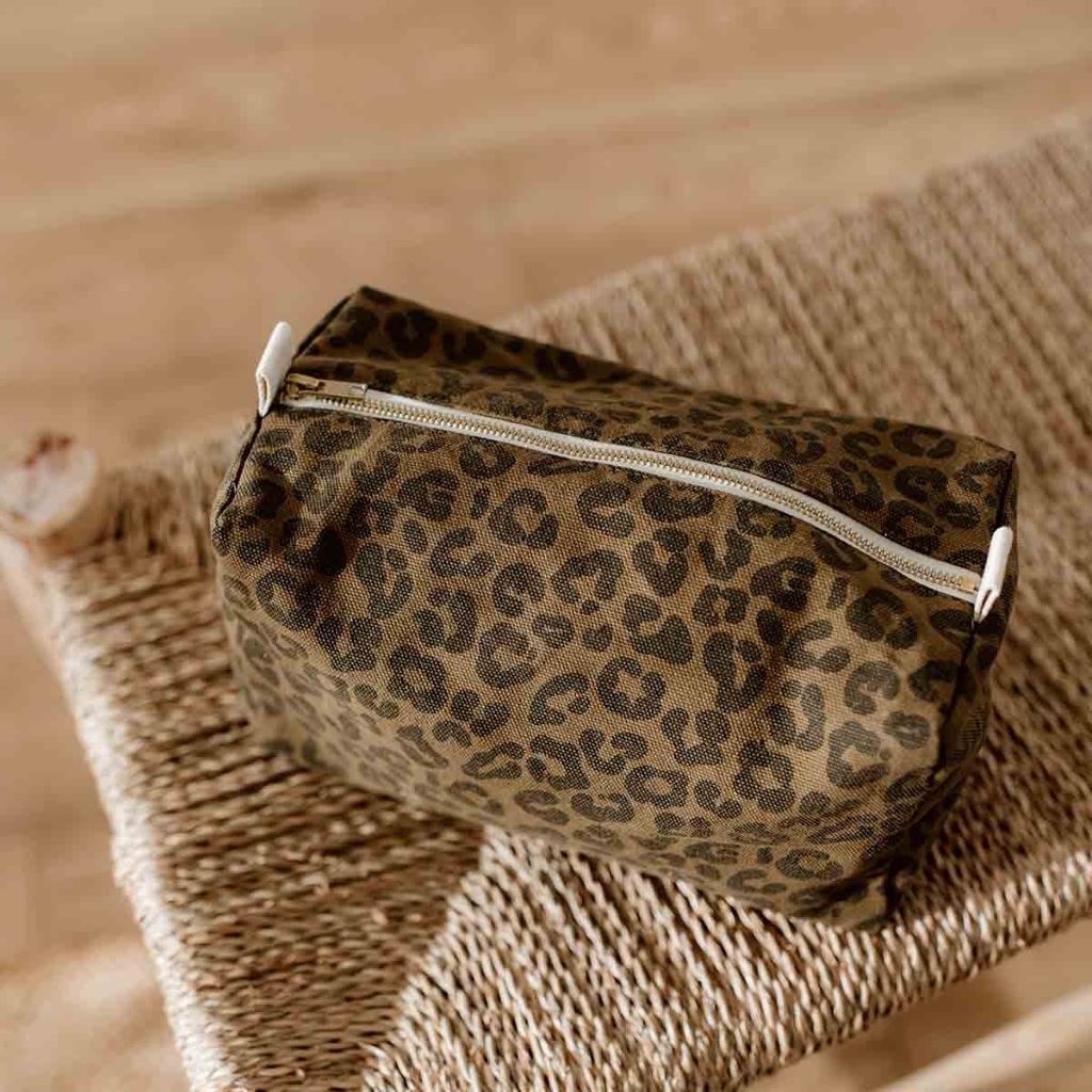 Photo de trousse de toilette vic graou olive rose in april1 par Les Biscottes