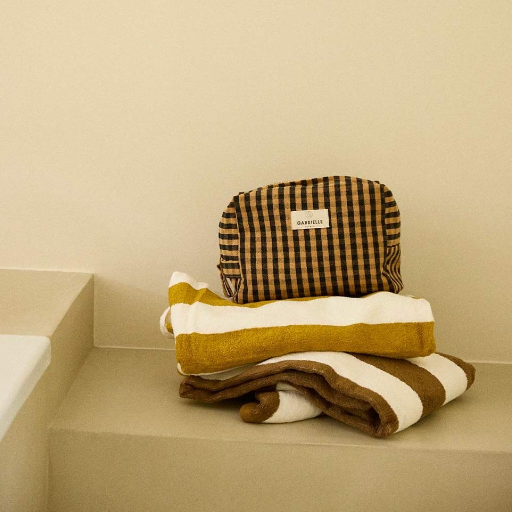 Photo de trousse de toilette vichy cafe gabrielle paris 1 par Les Biscottes