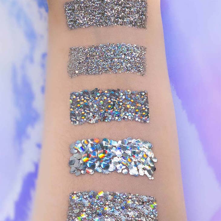 Photo de paillettes holo argent sisi1 par Les Biscottes