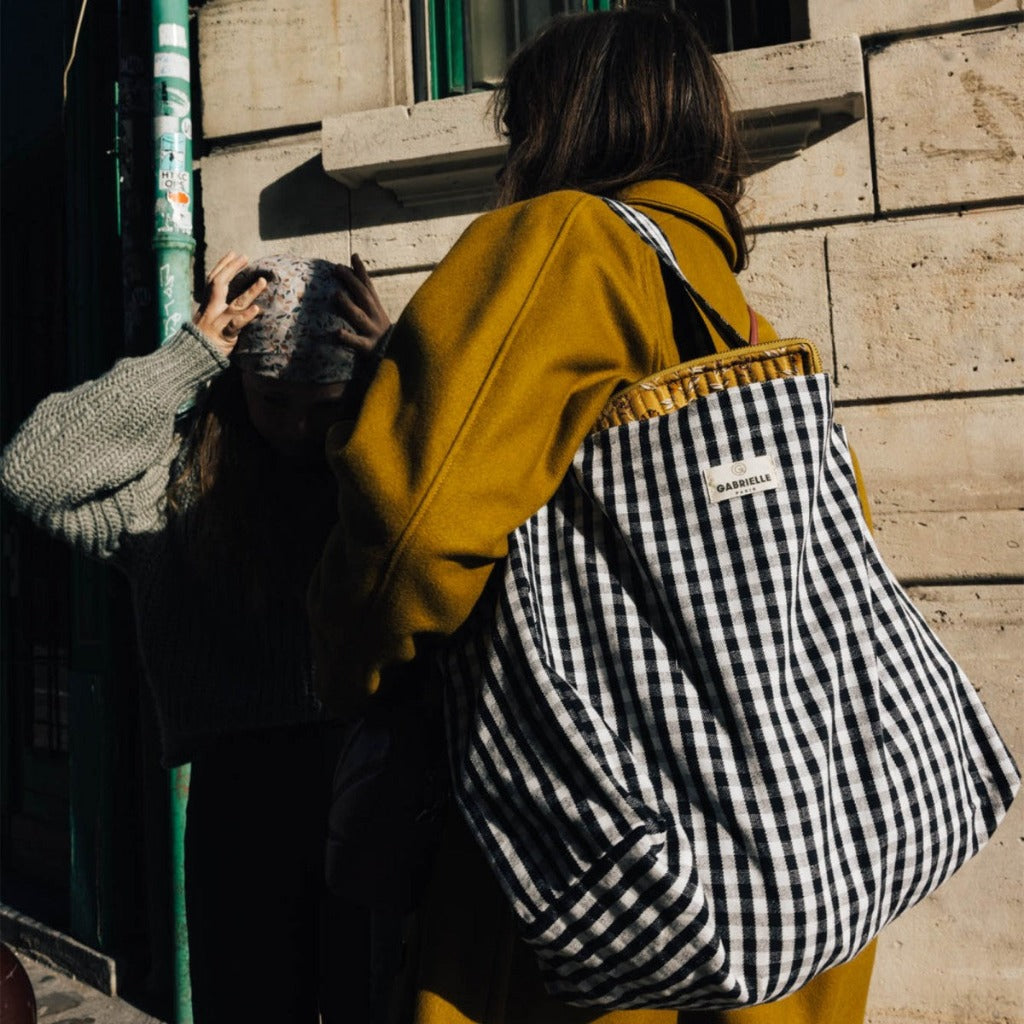 Photo de sac a main vichy black 3 par Les Biscottes