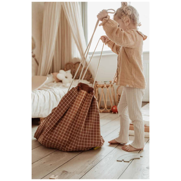 Photo de tapis sac rangement brown play go par Les Biscottes